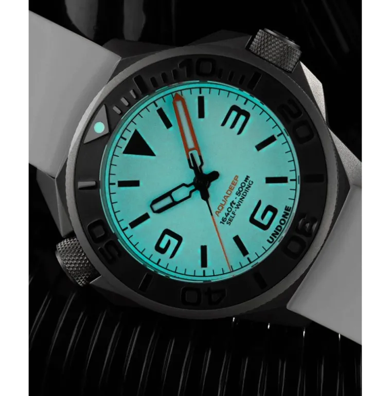 aqualume_white_automatic_4.webp AQUALUME WHITE AUTOMATIC