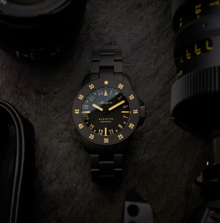 aventyr_hour_vanta_black_3.webp Aventyr 24-Hour Vanta Black