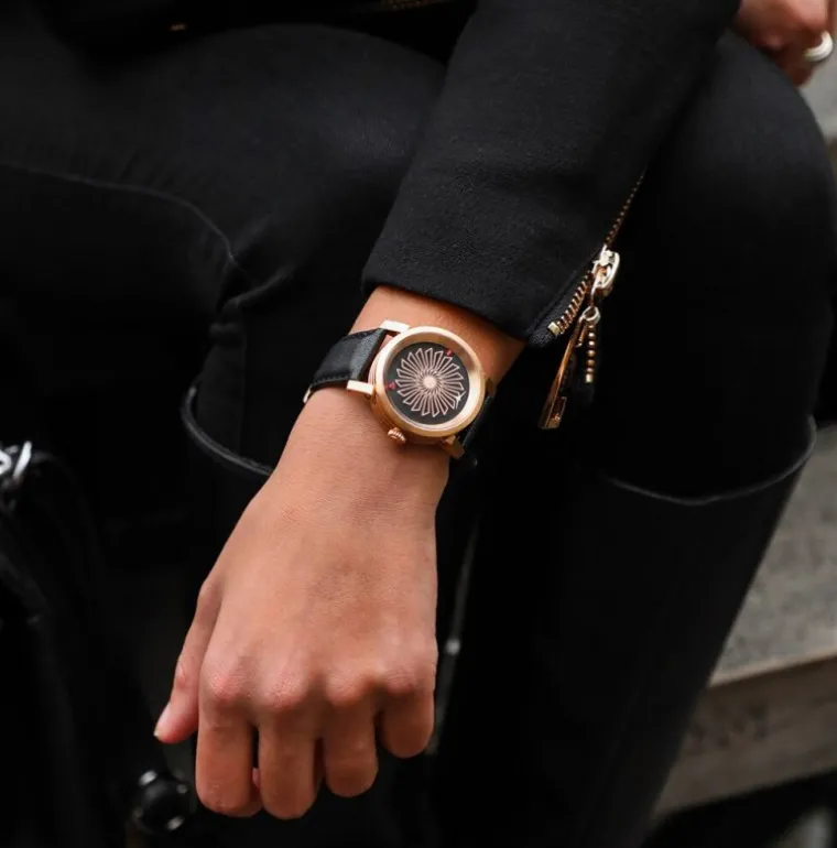 blade_rose_gold_3.webp BLADE ROSE GOLD
