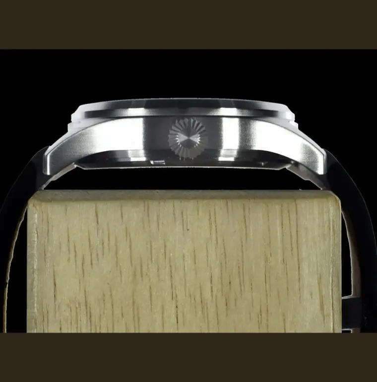 classic_mm_aviator_automa_2.webp Classic 40mm Aviator Automatic Movement