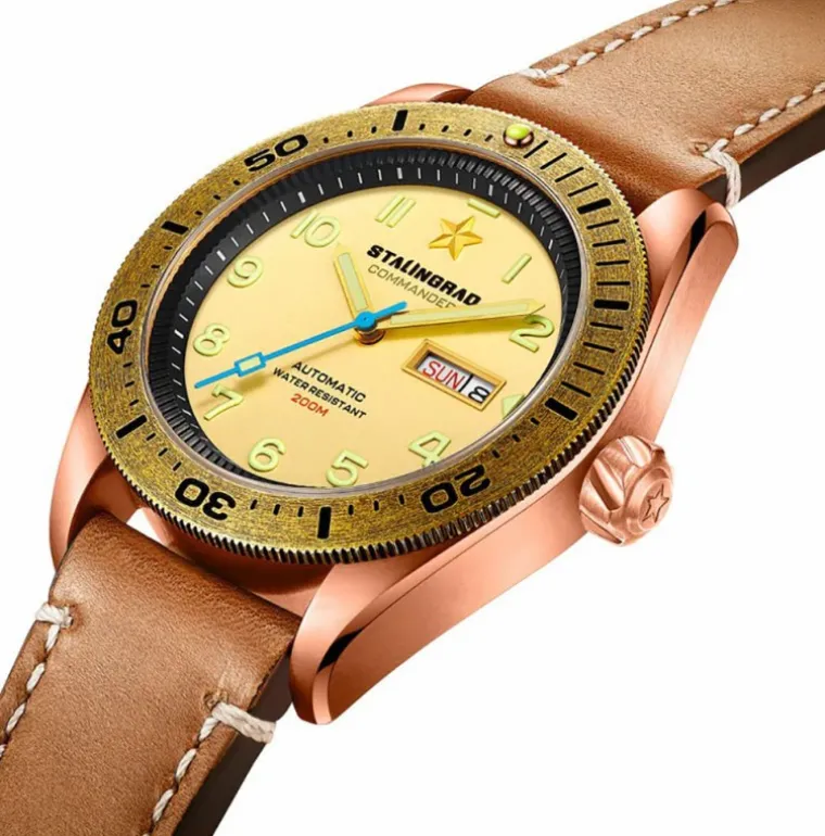 commander_beige_dial_brow_1.webp Commander Beige Dial Brown Leather Strap