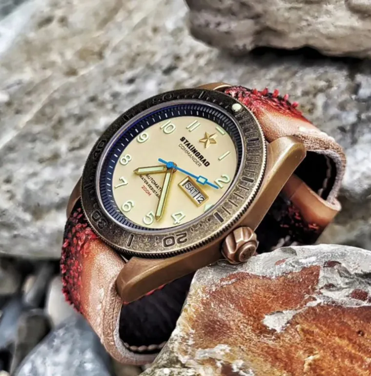 commander_beige_dial_brow_2.webp Commander Beige Dial Brown Leather Strap