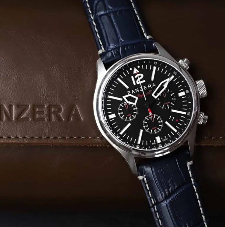 flieger__chronograph_sabr_4.webp Flieger 46 Chronograph Sabre Mesh