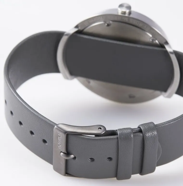 fuji_silver_grey_leather_2.webp Fuji Silver Grey Leather