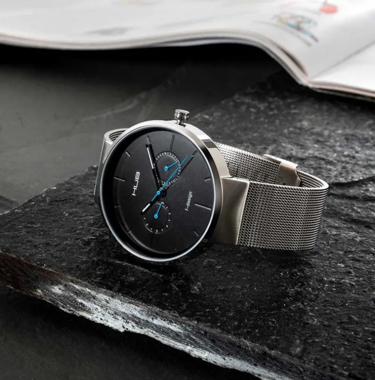 h_black_dial_4.webp H30 BLACK DIAL