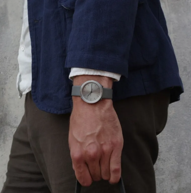 hibi_silver_grey_4.webp Hibi Silver Grey