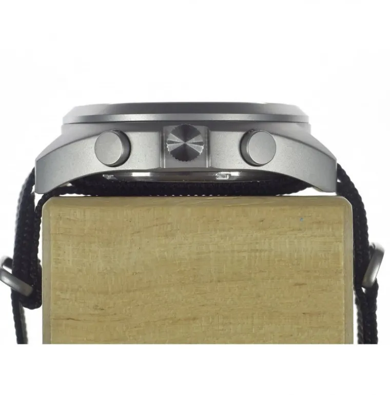 hybrid_mechanical_quartz__3-1.webp Hybrid Mechanical Quartz Pilot II Chronograph