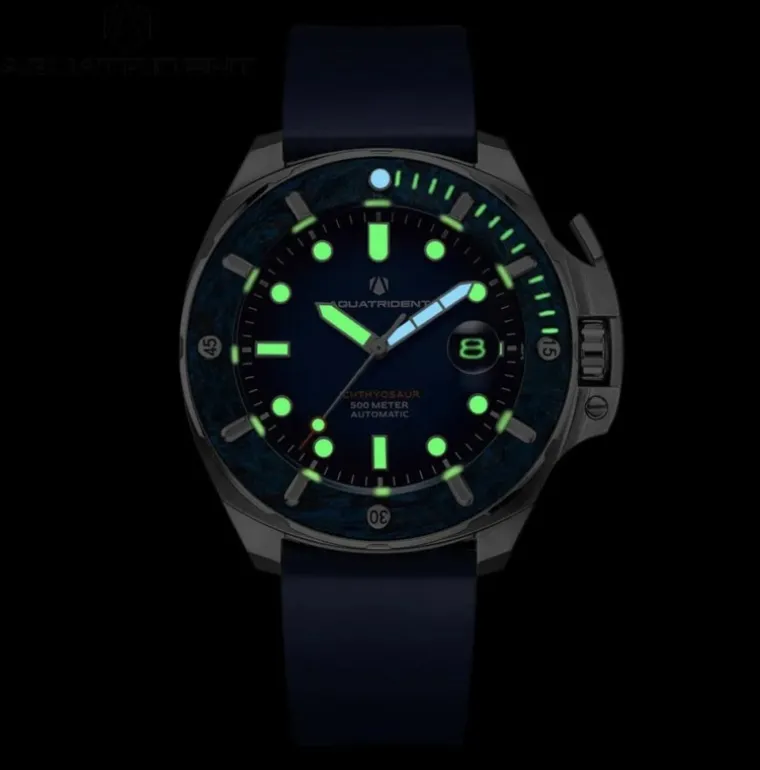 ichthyosaur_m_diver_carbo_3.webp Ichthyosaur 500M Diver Carbon Fiber Bezel Blue Dial Blue Fluororubber 45mm