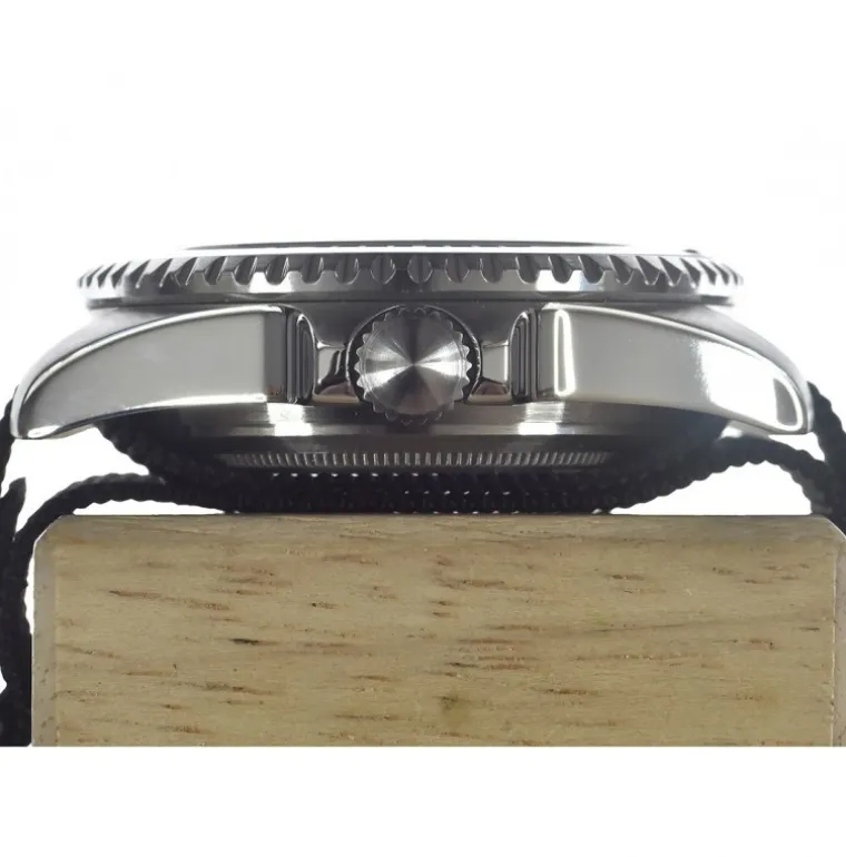 jewel_gray__pattern_m_au_2.webp 24 Jewel Gray 1982 Pattern 300m Automatic