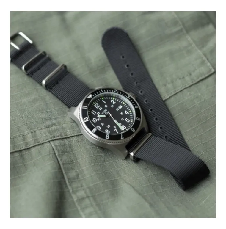 m_steel_navigator_luminov_4.webp 300m Steel Navigator Luminova (Automatic)