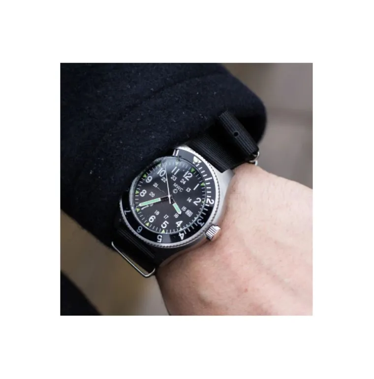 m_steel_navigator_luminov_5.webp 300m Steel Navigator Luminova (Automatic)