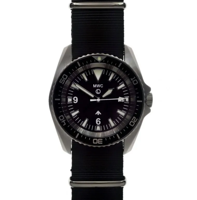 Military Diver Watch in Stainless Steel Case (Automatic)