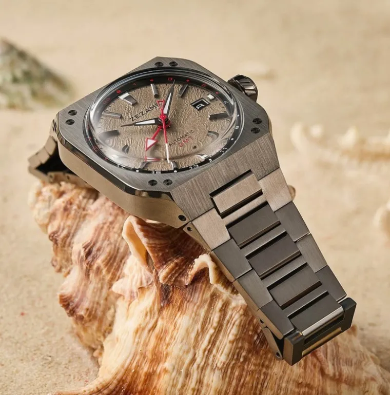 night_hawk_gmt_stainless__2.webp Night Hawk GMT Stainless Steel Watch 40.5mm