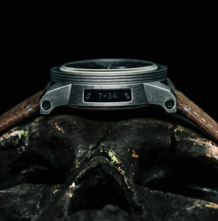 red_army_black_dial_brown_5.webp Red Army Black Dial Brown Leather Strap