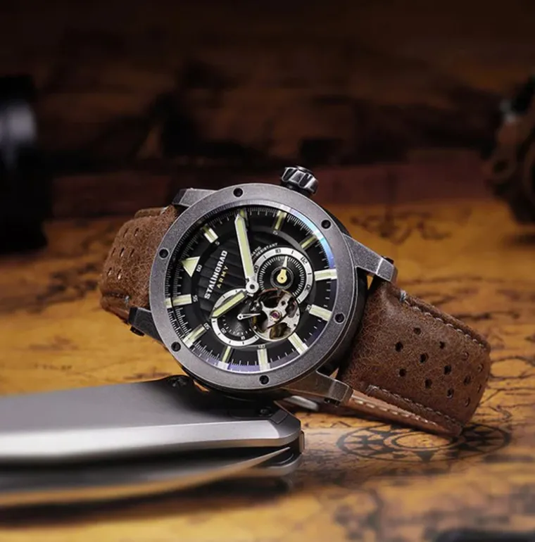 red_army_black_dial_brown_6.webp Red Army Black Dial Brown Leather Strap