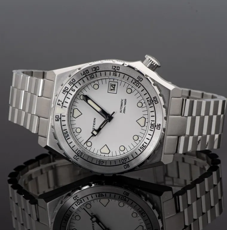 seestern_s_white_fibbia_e_4.webp Seestern S407 White (fibbia e cinturino graffiati)