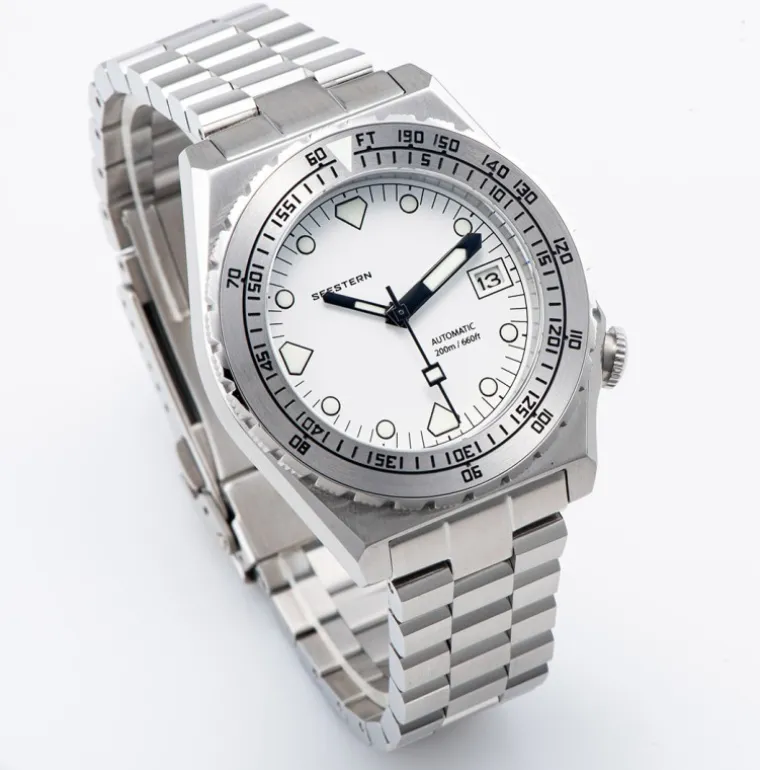 seestern_s_white_fibbia_e_5.webp Seestern S407 White (fibbia e cinturino graffiati)