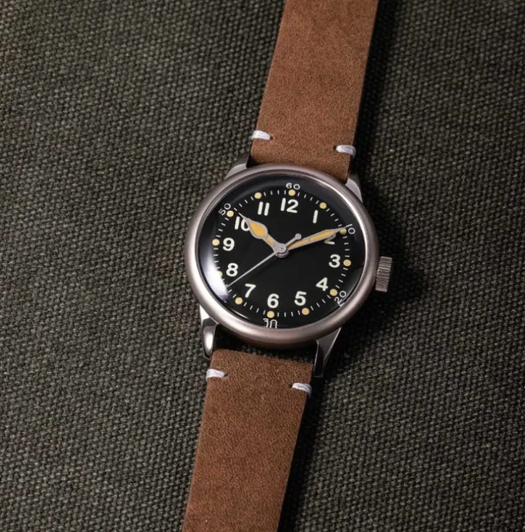 service_watch__black_leat_2.webp Service Watch - Black Leather