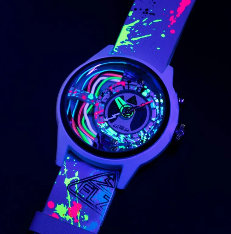 the_neon_z_white_mm_4.webp The Neon Z White 42mm