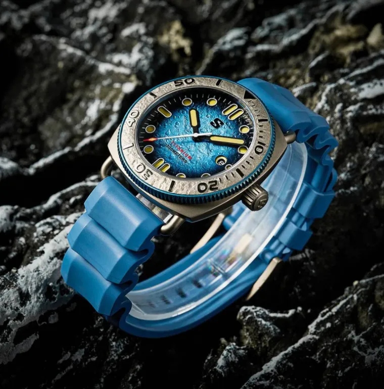 titanium_defender_blue_lu_2.webp TITANIUM Defender Blue Lunar Dial Blue Silicon Strap