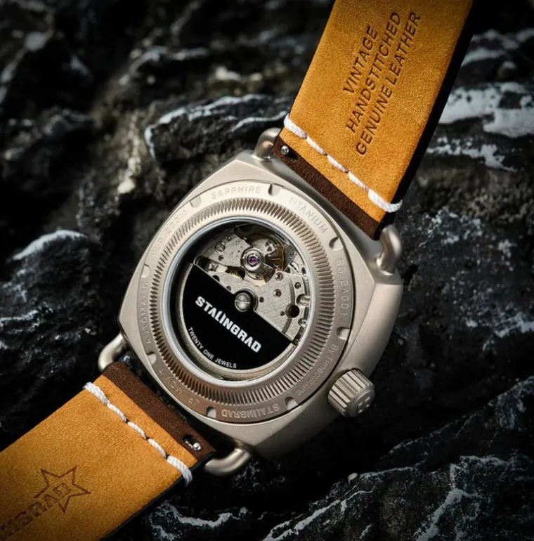 titanium_defender_grey_me_3.webp TITANIUM Defender Grey Meteorite Dial Black Leather Strap