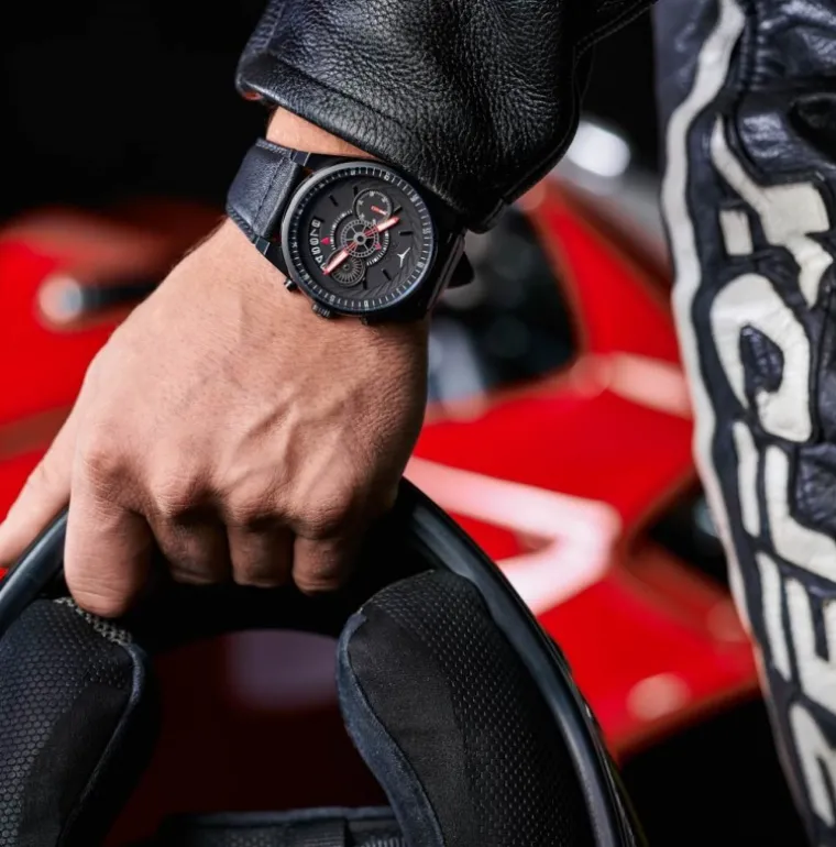 chrono_black_4.webp Chrono Black